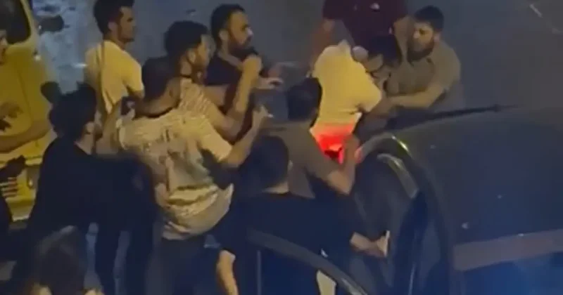 İzmir sokakları ringe döndü! Hem dövdü hem kameraya aldı