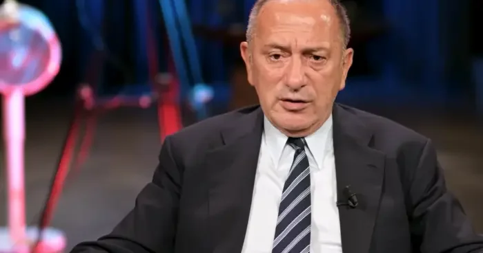 İsmail Saymaz, Fatih Altaylı nın kendisine yazdığı notu okudu: Bu da geçer ya hu