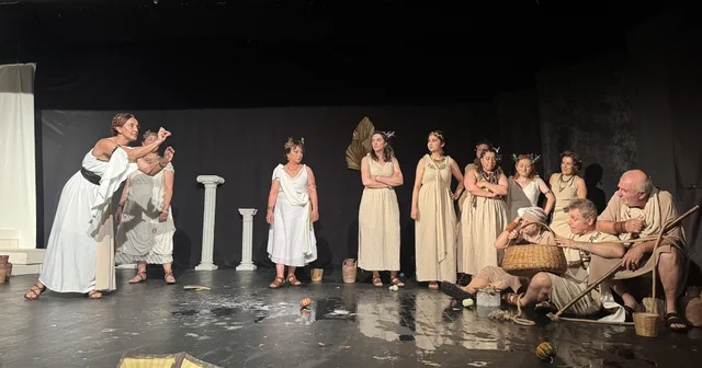 Aristophanes in Lysistrata oyunu Kocaeli de sahnelendi Kocaeli Haberleri