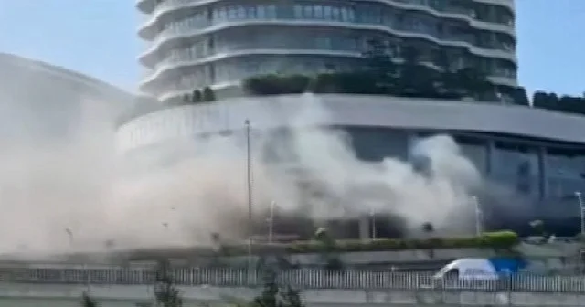 Mall Of İstanbul AVM nin mal kabul bölümünde yangın çıktı VİDEO İZLE