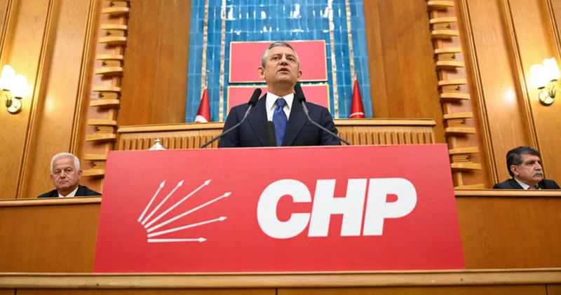 Son dakika haberi Muharrem İnce CHP ye katıldı! Özgür Özel rozet taktı CHP haberleri