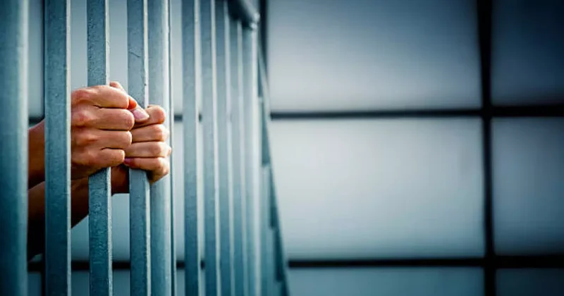 AYM den dikkat çeken cezaevi kararı! Kalabalık koğuşta kalana 100 bin lira tazminat