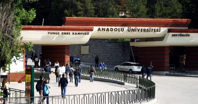 AÖF yaz okulu kayıtları ne zaman? Anadolu Üniversitesi 2025 AÖF yaz okulu kayıt ücretleri ne kadar? AÖF Yaz okulu kayıt tarihleri Son Dakika Haberleri