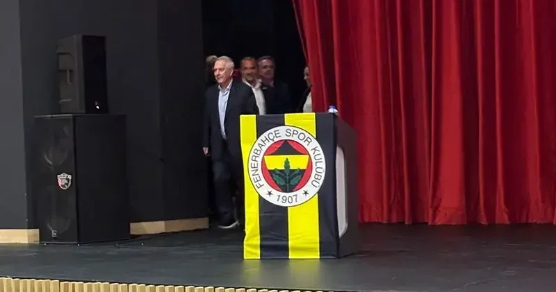 Fenerbahçe eski başkanı Aziz Yıldırım, genç kongre üyeleri ile bir araya geldi