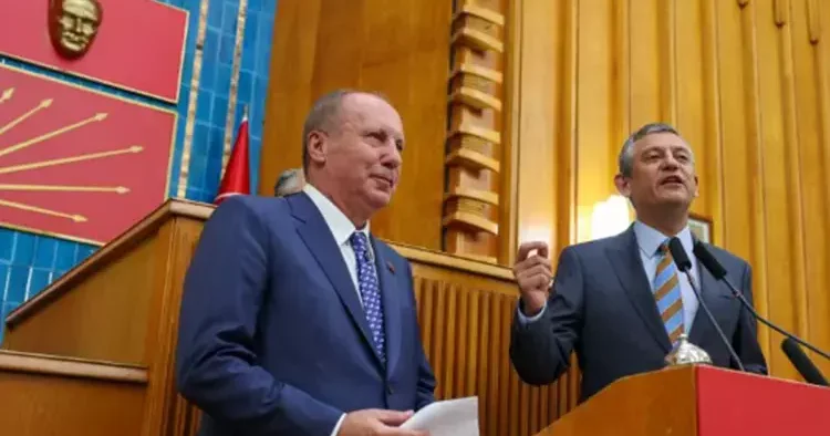 Muharrem İnce 4,5 yıl sonra tekrar CHP ye katıldı... Özgür Özel: Ona rozet takamam