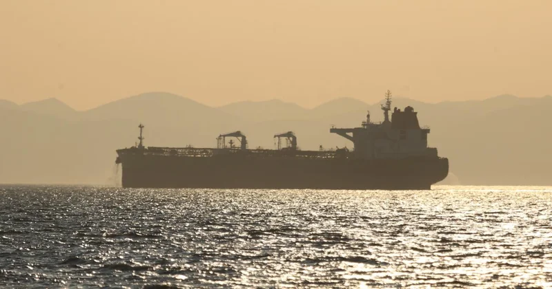 Çanakkale Boğazı nda ham petrol tankerinde makine arızası