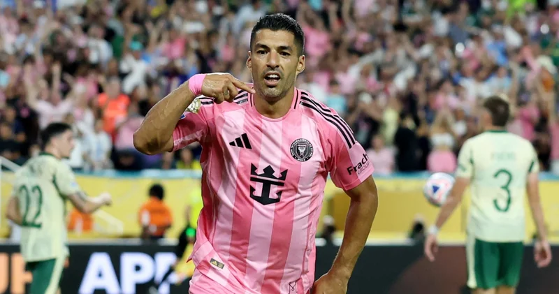 Affet onları Luis Suárez, ne dediklerini bilmiyorlar!