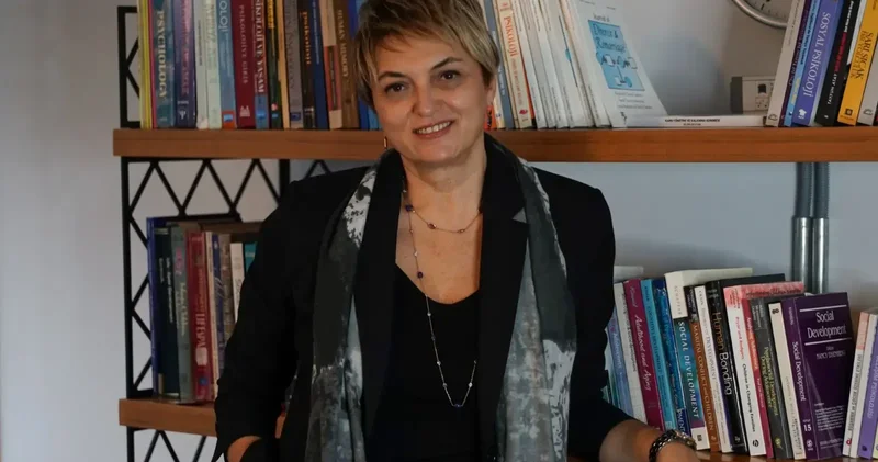 ‘Gençler dijital dünyada görünür olma baskısıyla mücadele ediyor’