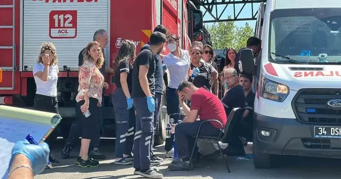 Ümraniye’de motor fabrikasında yangın çıktı: 10 işçi dumandan etkilendi