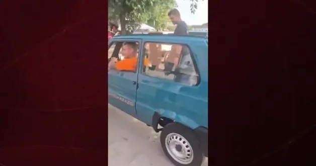 İtalyan bir otomobil tamircisi dünyanın en dar arabasını üretti