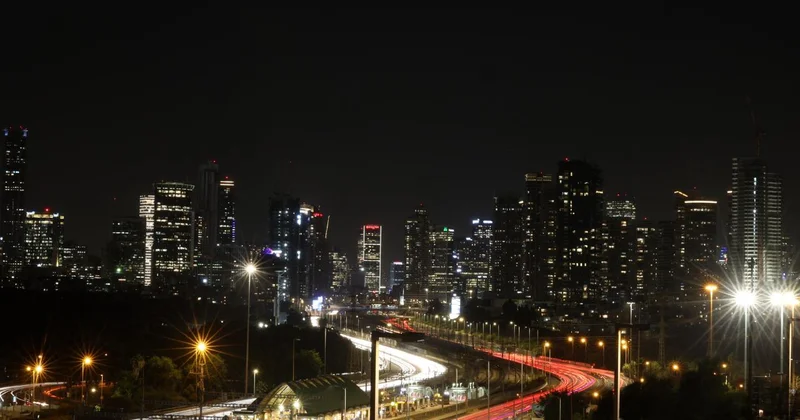 İran, Tel Aviv deki bir bölge için tahliye uyarısı yayımladı