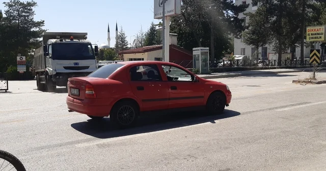 Otomobil, 7 yaşındaki çocuğa çarptı; kaza kamerada Bolu Haberleri