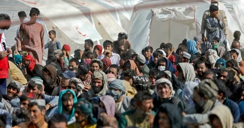 İran ve İsrail savaşı devam ederken, Türkiye nin korkusu: İranlı mülteciler Türkiye ye geliyor Sözcü Gazetesi