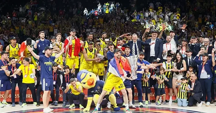 Fenerbahçe Beko da iki ismin sözleşmesi yenilenmeyecek!
