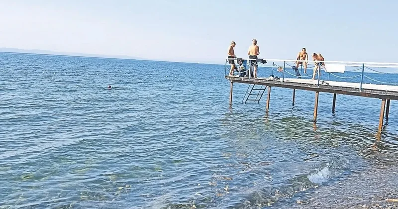 Sığ denize balıklama atladı, boynu kırıldı