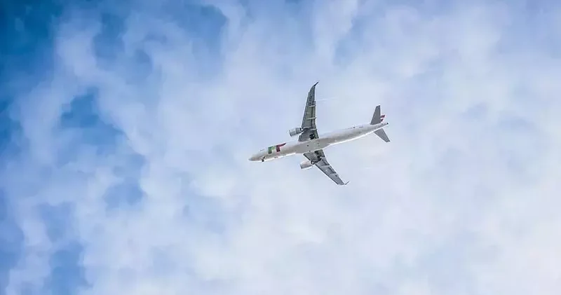 Rusya da radardan kaybolan yolcu uçağının enkazına ulaşıldı