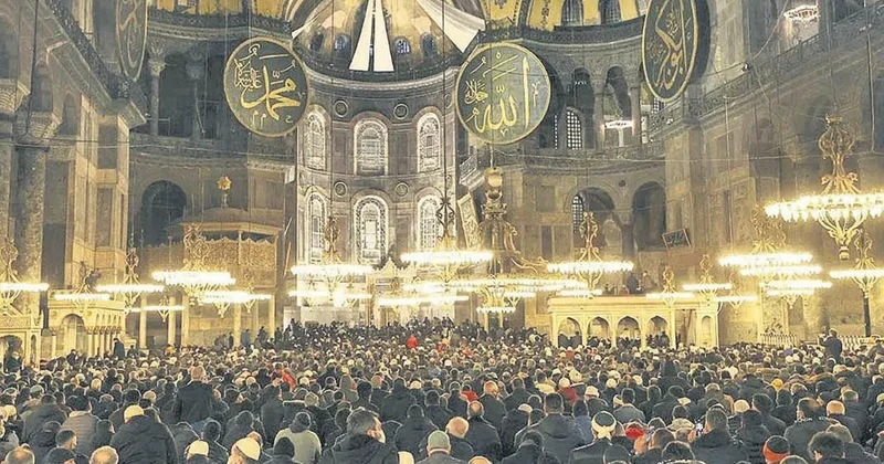 5 yıl önce bugün Ayasofya Camii zincirlerinden kurtuldu