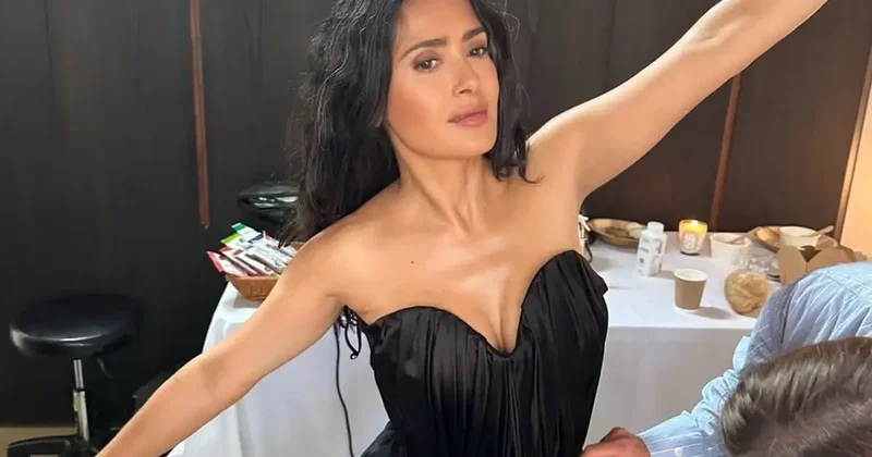 58 yaşında ama gören 30 zannediyor! Salma Hayek ten bikinili dans performansı