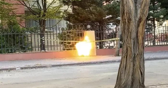 Konya’da sokakta unutulan çanta paniğe neden oldu, fünye ile patlatıldı