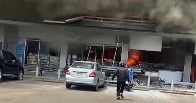 Kamboçya Tayland da sivil yerleşimi füzeyle vurdu: Çok sayıda ölü var VİDEO İZLE
