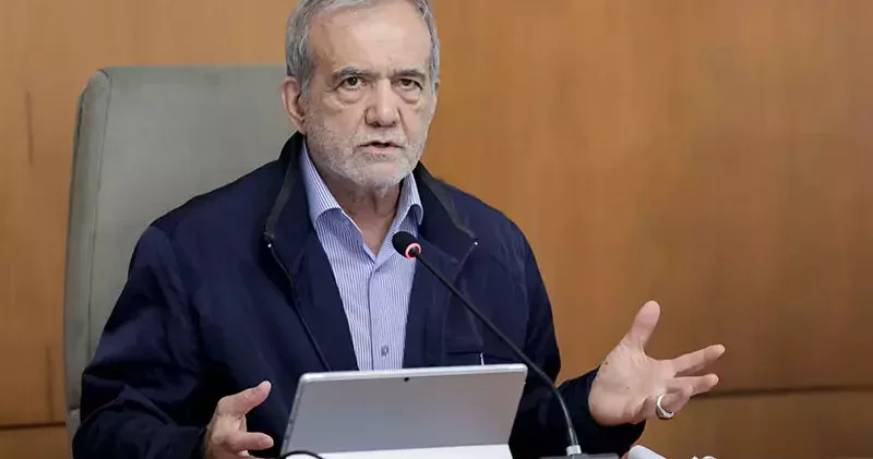 Pezeşkiyan, su sorunu nedeniyle başkentin Tahran’dan taşınması gerektiği düşüncesini yineledi