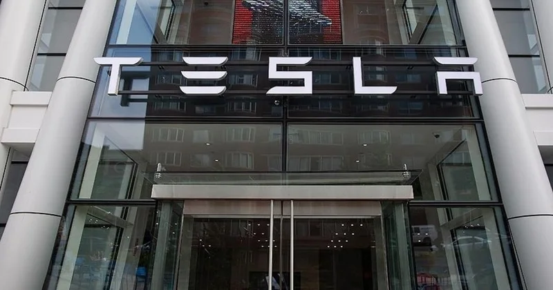 Elon Musk’ın Beyaz Saray’dan ayrılmasına rağmen Tesla’nın mali çöküşü sürüyor