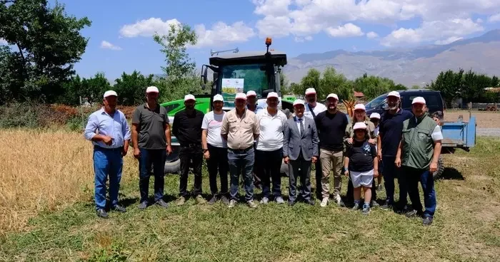 Erzincan’ın Mahmutlu köyünde tarla günü düzenlendi