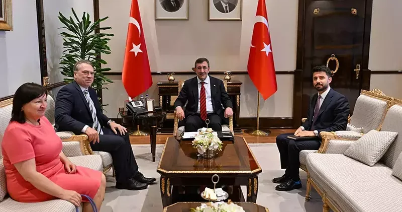 Cumhurbaşkanı Yardımcısı Yılmaz, AB Türkiye Delegasyonu Başkanı Ossowski ile bir araya geldi