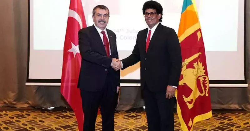 Bakan Tekin, Sri Lanka’da