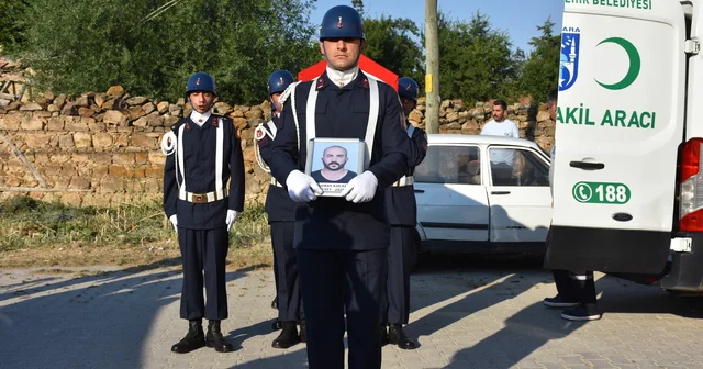 Orman yangını şehitlerinden ağır taşıt şoförü Kocaman ın cenazesi Eskişehir de defnedildi Eskişehir Haberleri