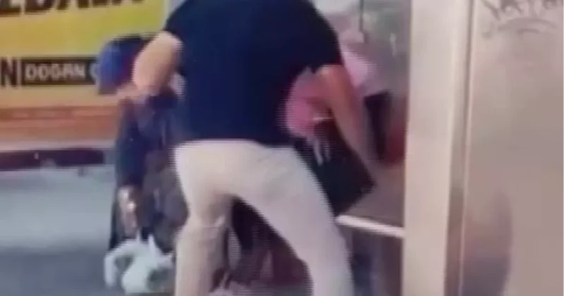 Otobüs durağında tornavida saldırısı!