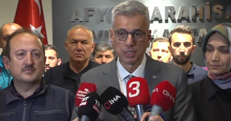 Bakan Memişoğlu, Eskişehir deki orman yangınında yaralananları hastanede ziyaret etti