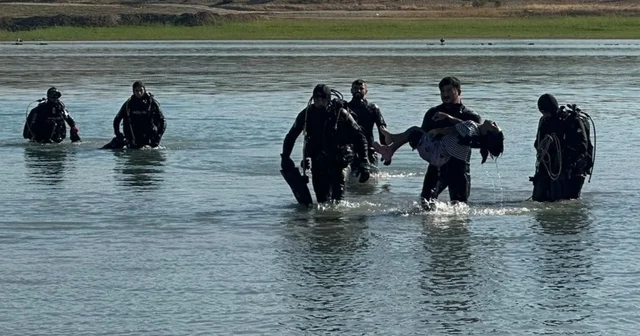 Şanlıurfa da baraj gölünde kaybolan Deniz için arama çalışması başladı (2) Şanlıurfa Haberleri