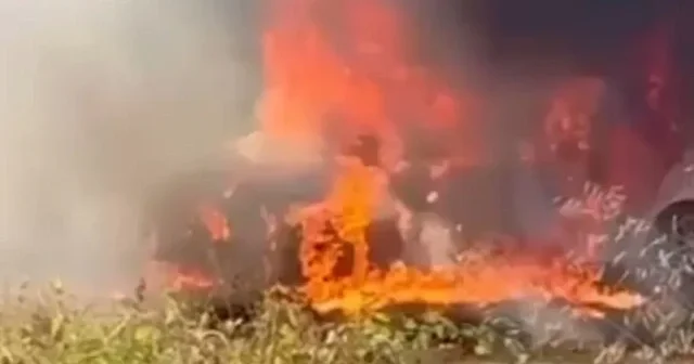 Şarampole yuvarlanan otomobil alev aldı VİDEO İZLE