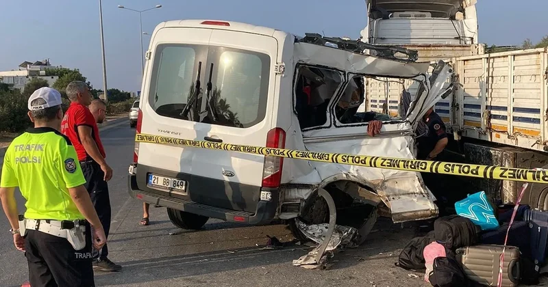 Tatile giden öğrenciler dehşeti yaşadı: 2 ölü, 10 yaralı Sözcü Gazetesi