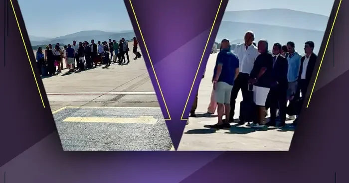 Vatandaşların arasına karışıp sıra bekledi! Uçak önünde dikkat çeken görüntü: Kim bu bakan?