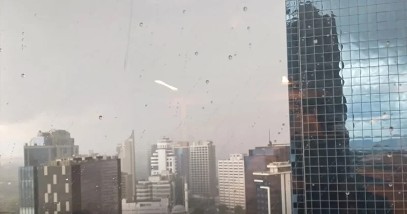 İstanbul da sabah yağmur yağdı, meteorologlar birbirine girdi Sözcü Gazetesi