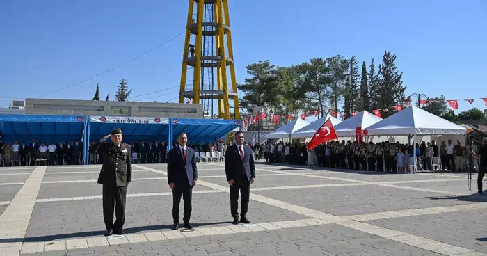 Mercidabık Zaferi ve Fırat Kalkanı Harekatı nın yıl dönümü nedeniyle Kilis te tören düzenlendi