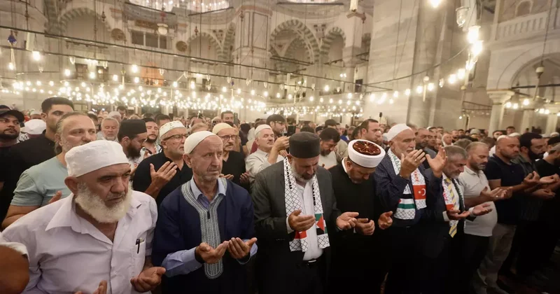 İstanbul da Gazze için dua programı düzenlendi
