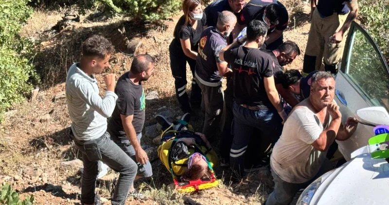 300 metrelik uçuruma yuvarlanan araçtaki 6 kişi hastaneye kaldırıldı