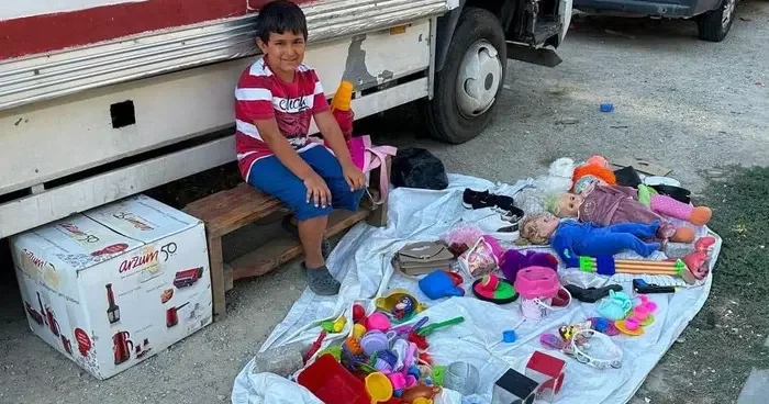 Bisiklet parası kazanmak için tezgah açan çocuklar, hayallerine erken kavuştu
