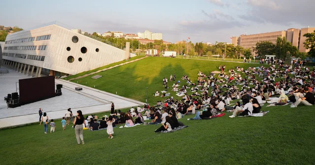 Başkentliler açık hava sinemasında eğlenceli vakit geçirdi Ankara Haberleri