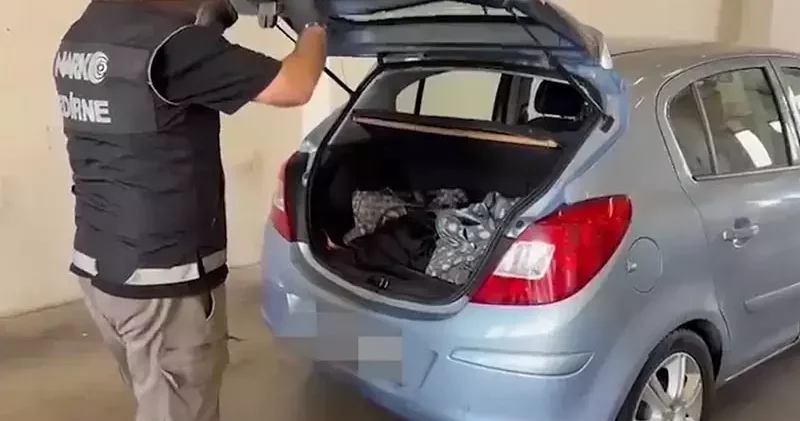 Bulgaristan dan gelen otomobilde 26 kilo uyuşturucu ele geçirildi