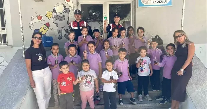 Jandarma öğrencilere doğa sevgisini aşıladı!