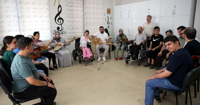 UNESCO Müzik Şehri Şanlıurfa da engelliler ve özel gereksinimli bireyler enstrüman çalmayı öğreniyor Şanlıurfa Haberleri