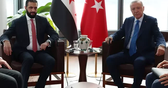 Cumhurbaşkanı Erdoğan, Suriye lideri Şara ile New York taki Türkevi nde bir araya geldi