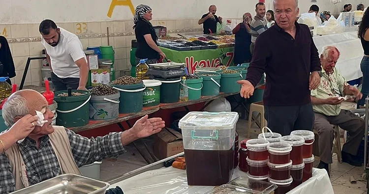 Yaşlı pazarcıların bal satışı kavgası kötü bitti