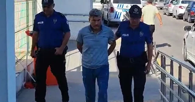 Otomobilin altında kalıp ölen Cumali ve ailesi taziye için Şanlıurfa dan gelmiş Adana Haberleri