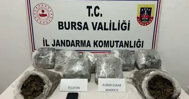 Bursa’da eve yapılan baskında 8 kilo 900 gram esrar ele geçirildi Bursa Haberleri