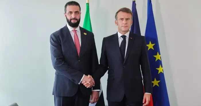 Suriye Devlet Başkanı eş Şara, Fransa Cumhurbaşkanı Macron ile görüştü